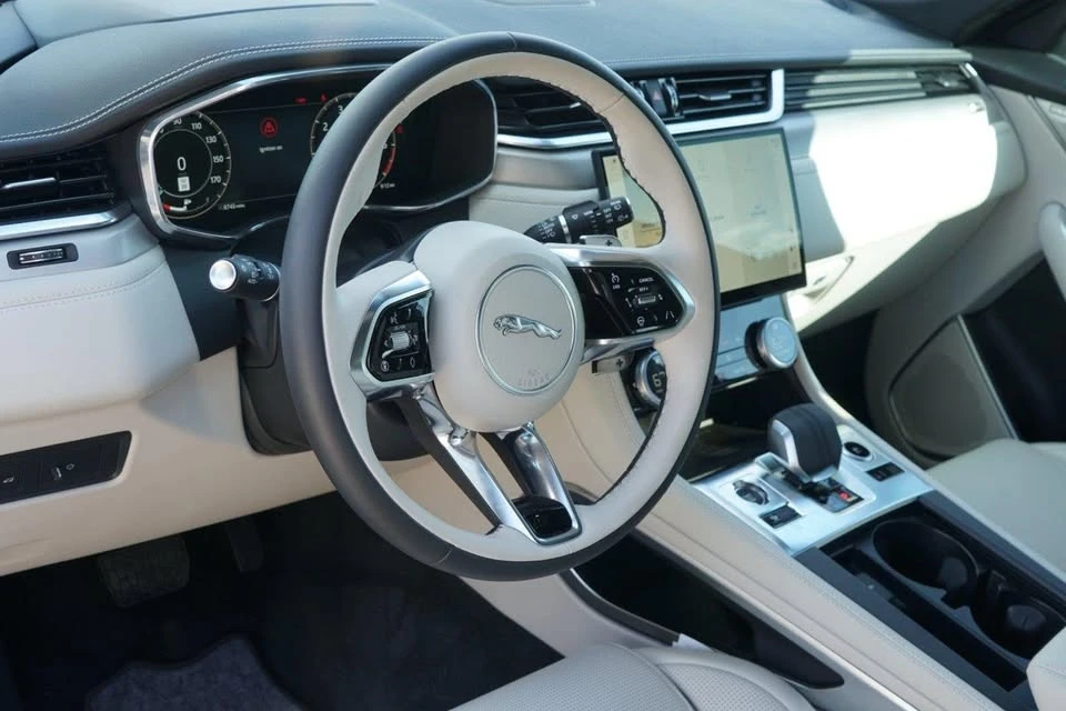 2026 Jaguar F-Pace - Image 9 of 10