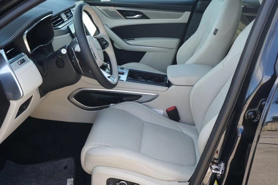 2026 Jaguar F-Pace - Image 10 of 10