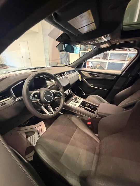 2026 Jaguar F-Pace SVR - Image 6 of 9