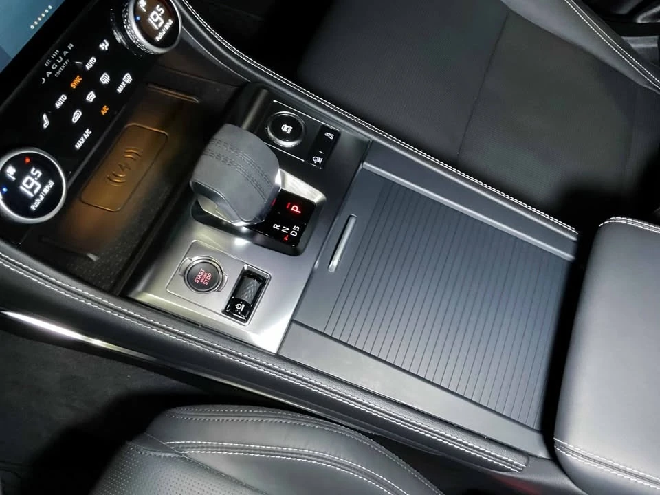 2026 Jaguar F-Pace - Image 15 of 19