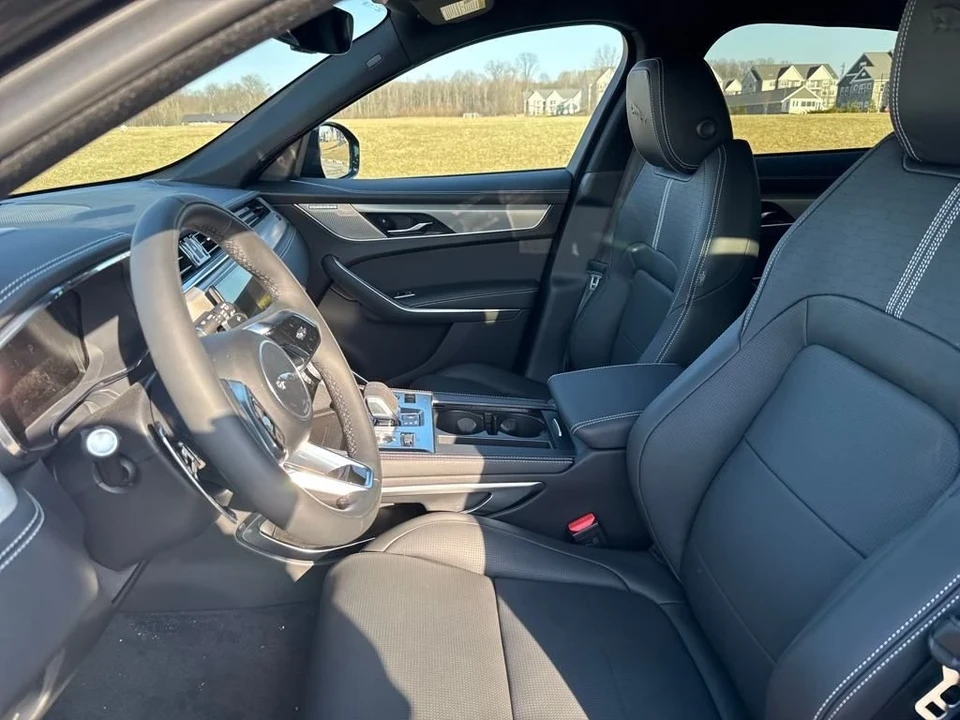 2026 Jaguar F-Pace - Image 10 of 12