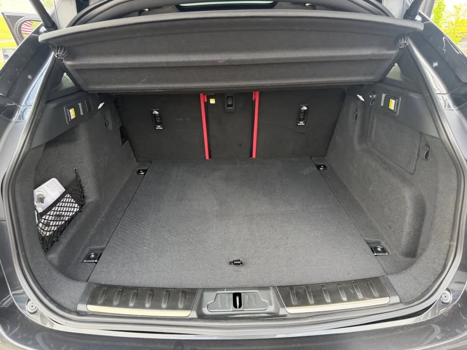 2026 Jaguar F-Pace - Image 18 of 19