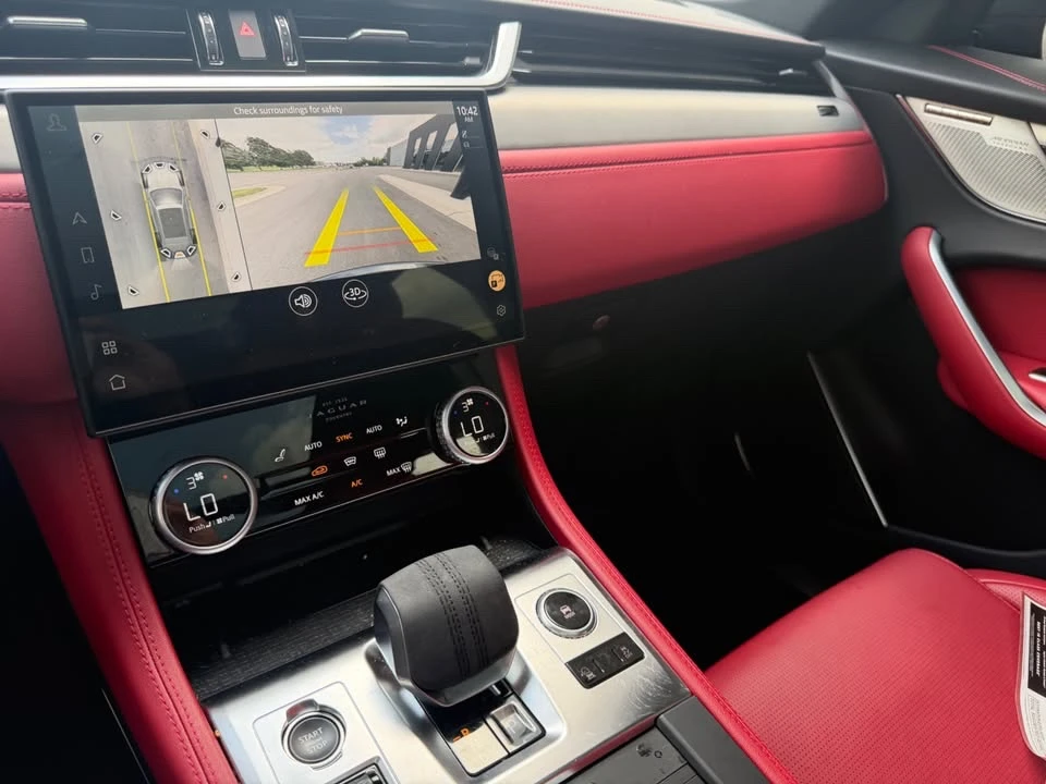 2026 Jaguar F-Pace - Image 13 of 19
