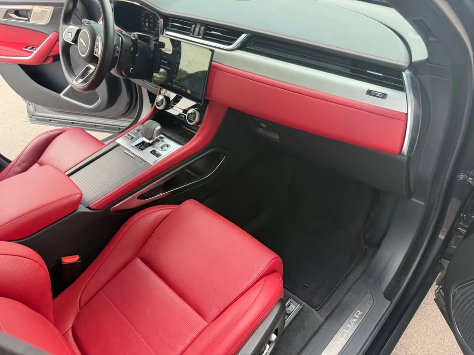 2026 Jaguar F-Pace - Image 15 of 19
