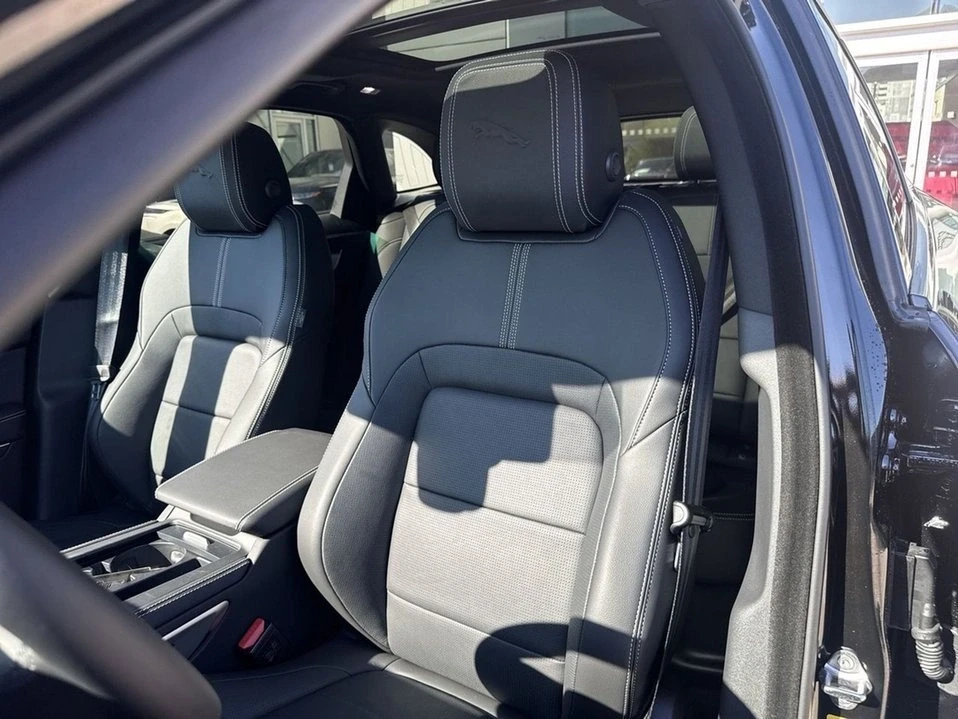 2026 Jaguar F-Pace - Image 5 of 18