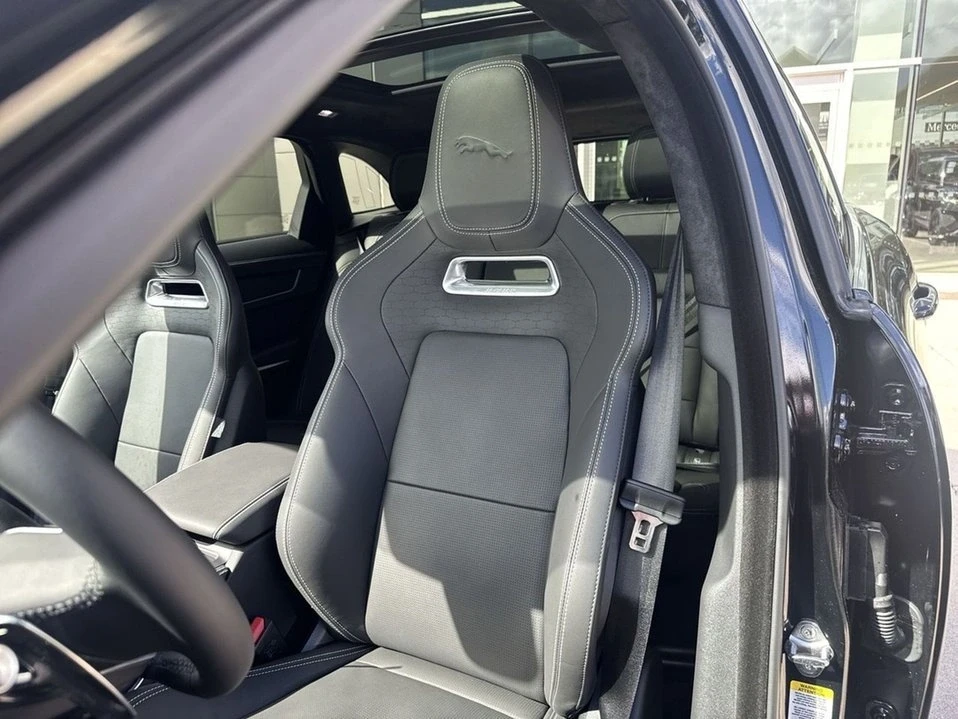 2026 Jaguar F-Pace - Image 5 of 18