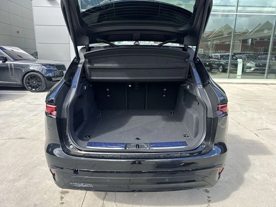 2026 Jaguar F-Pace - Image 18 of 18