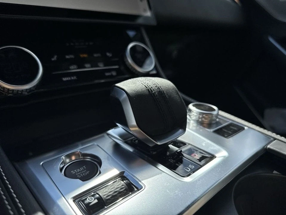 2026 Jaguar F-Pace - Image 14 of 18