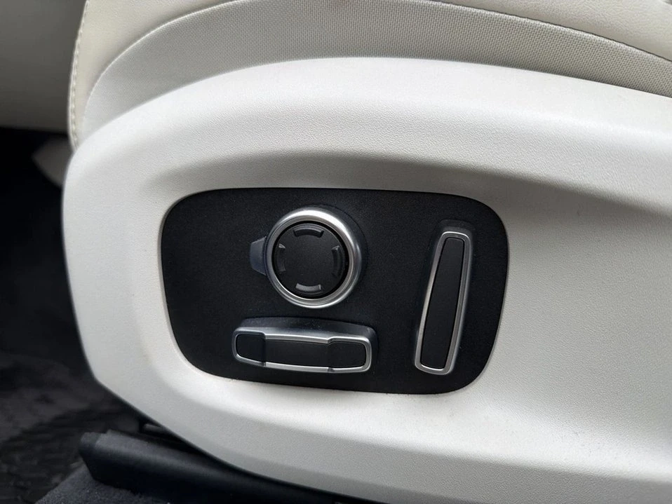 2026 Jaguar F-Pace - Image 6 of 17