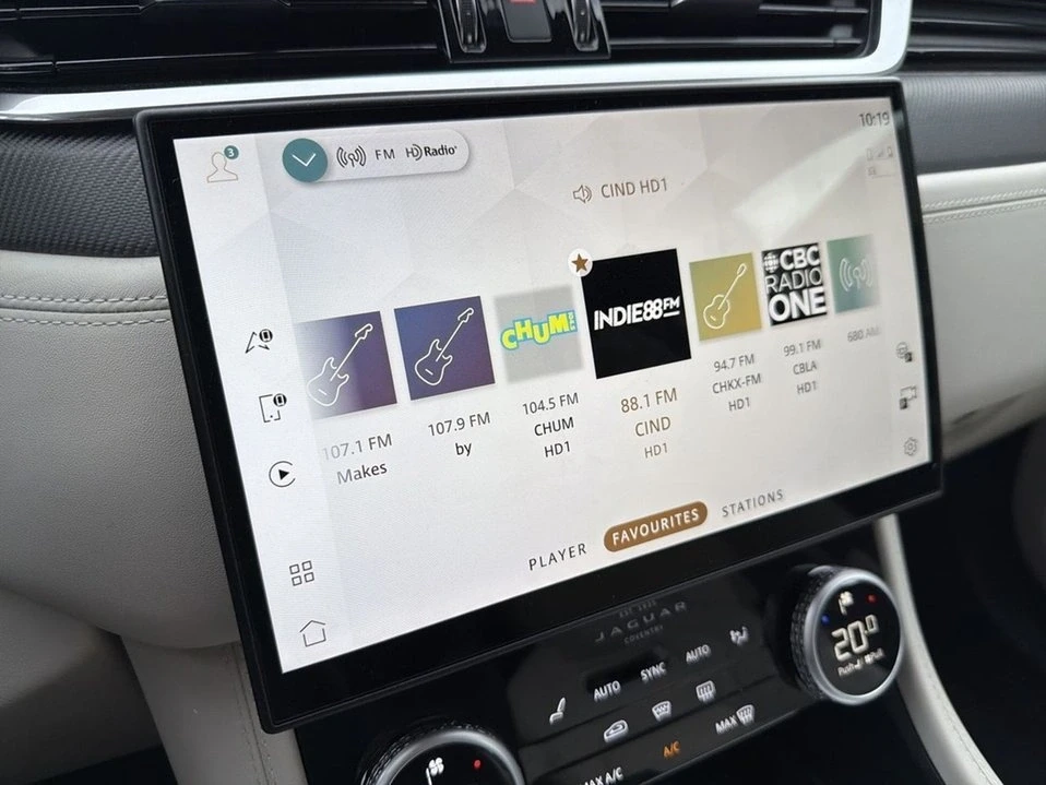 2026 Jaguar F-Pace - Image 10 of 17