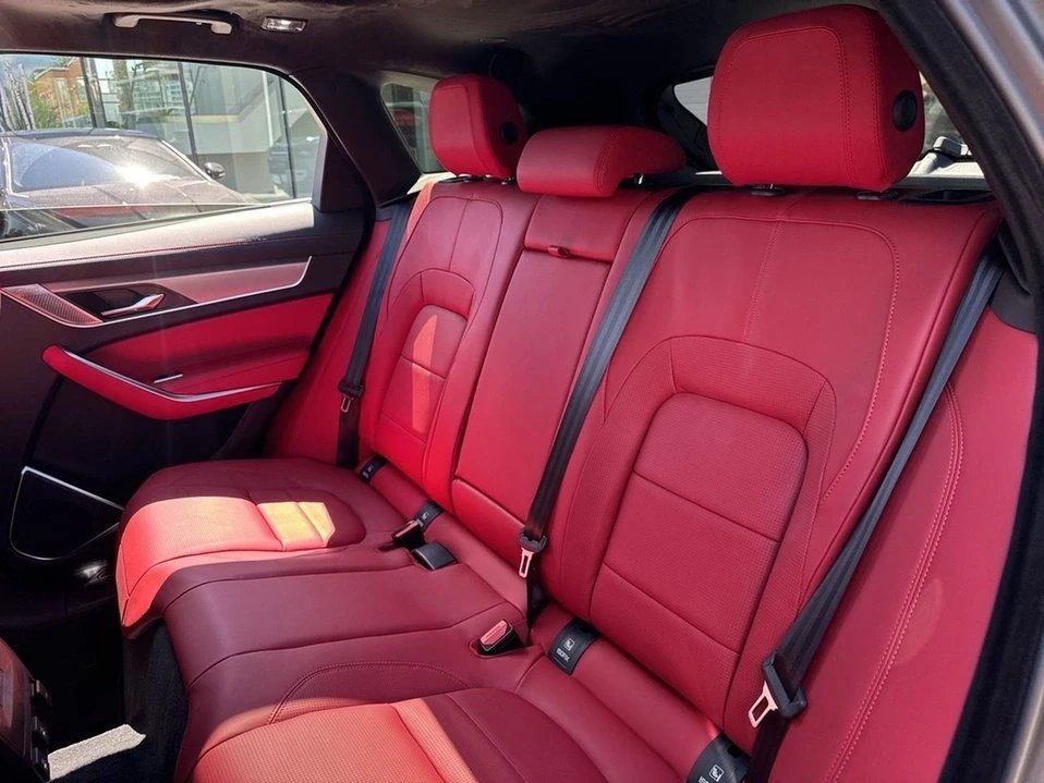 2026 Jaguar F-Pace - Image 17 of 18