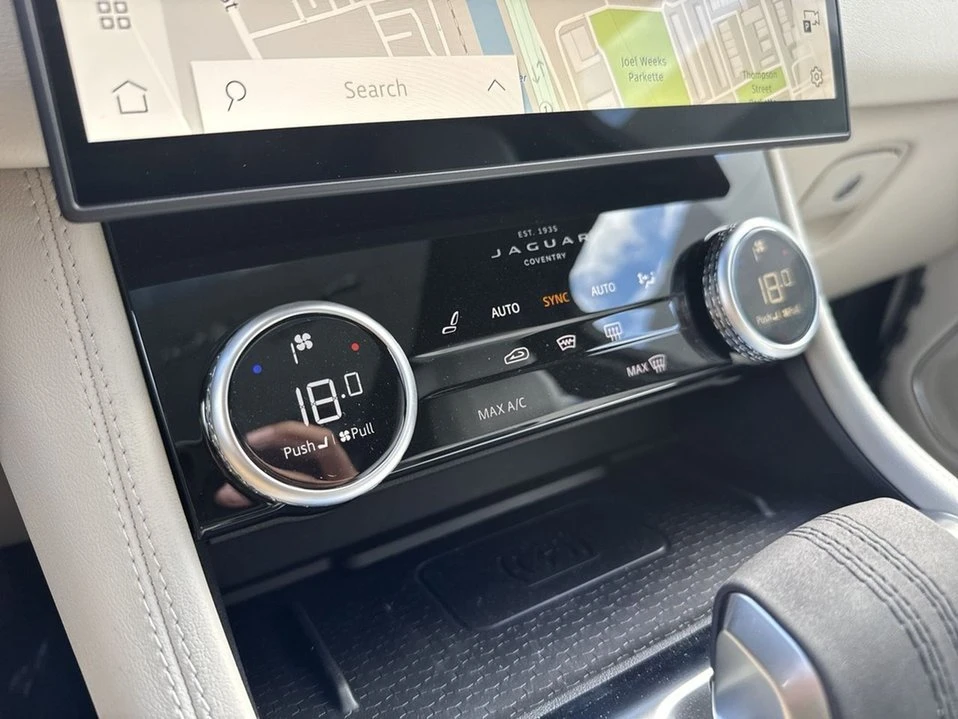 2026 Jaguar F-Pace - Image 13 of 18