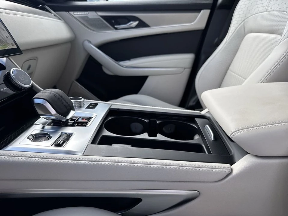 2026 Jaguar F-Pace - Image 15 of 18