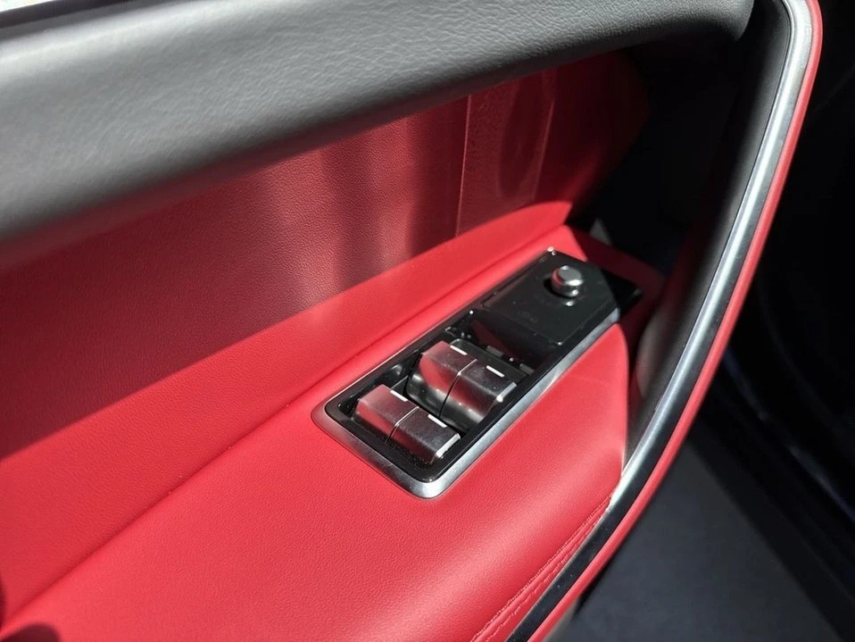 2026 Jaguar F-Pace - Image 7 of 18