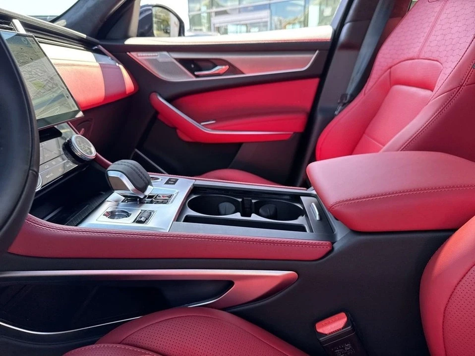 2026 Jaguar F-Pace - Image 15 of 18