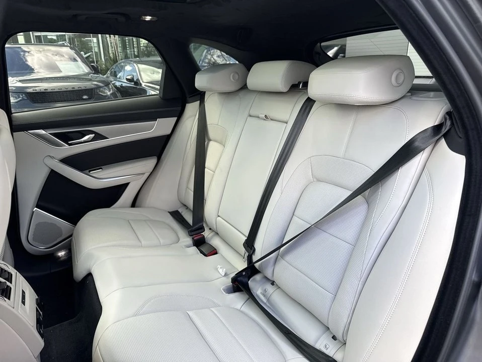 2026 Jaguar F-Pace - Image 17 of 18
