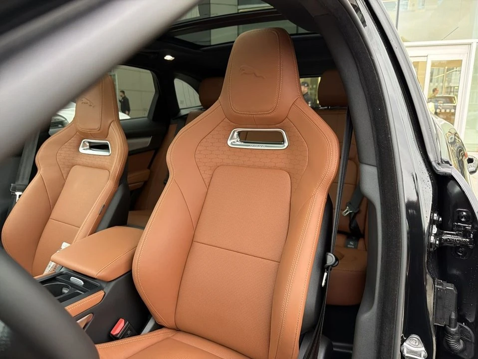 2026 Jaguar F-Pace - Image 5 of 18