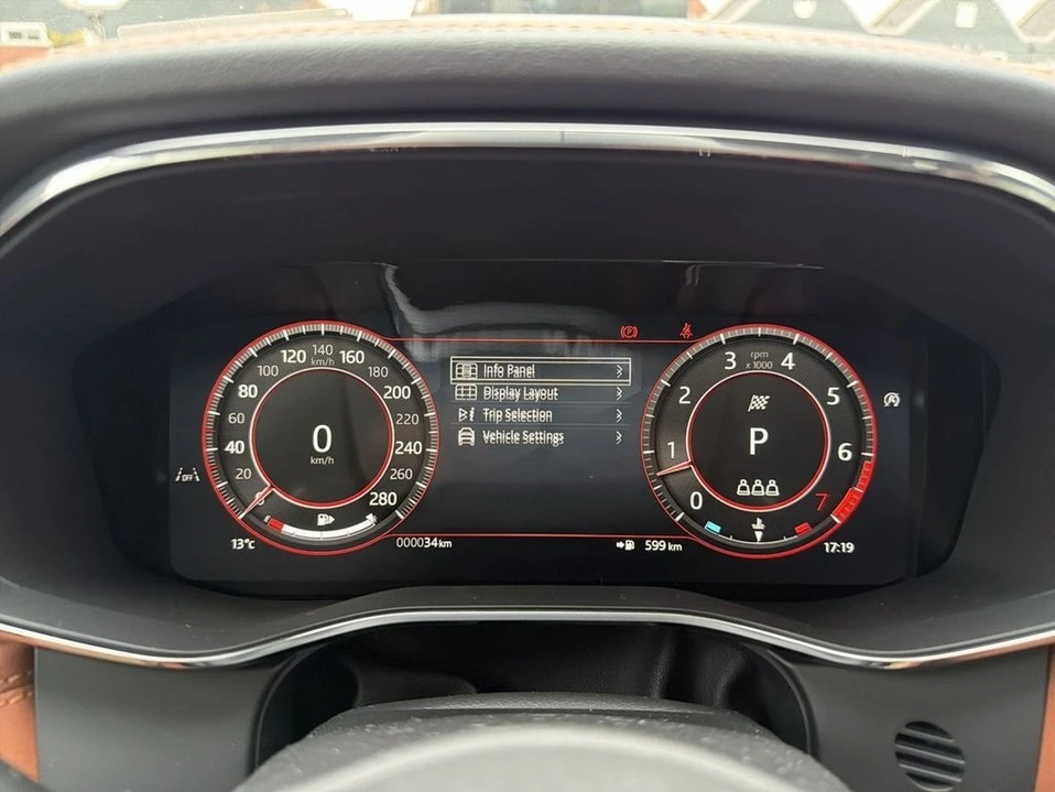 2026 Jaguar F-Pace - Image 9 of 18