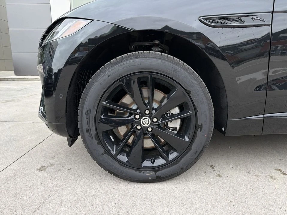 2026 Jaguar F-Pace - Image 4 of 18