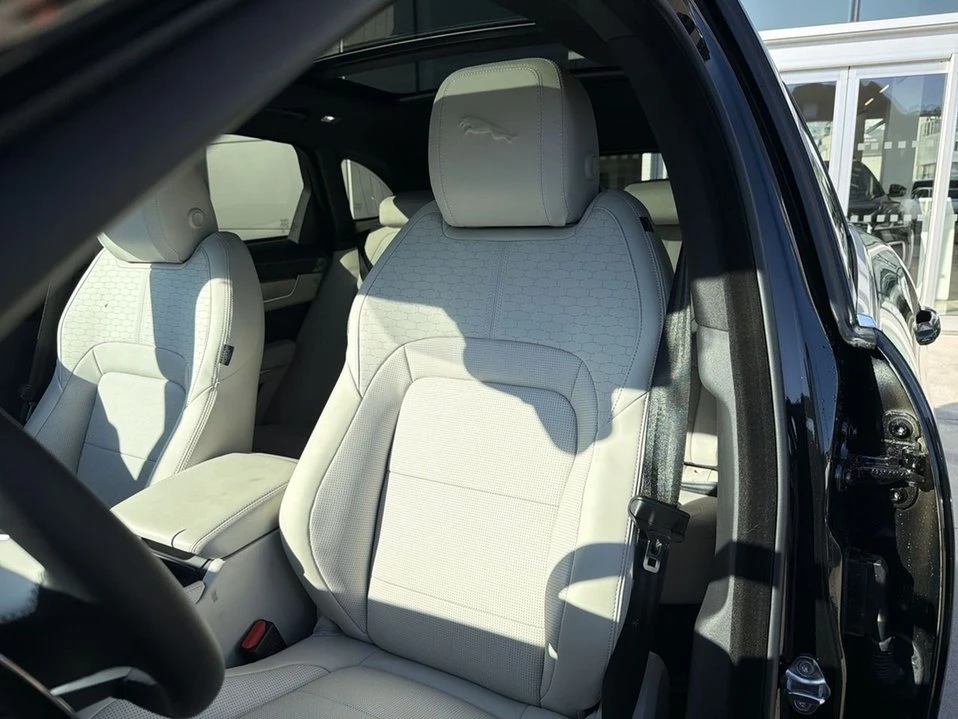 2026 Jaguar F-Pace - Image 5 of 16