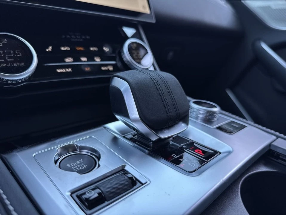 2026 Jaguar F-Pace - Image 14 of 18