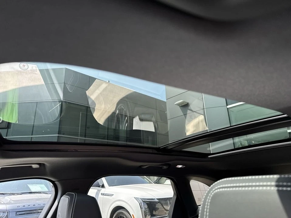 2026 Jaguar F-Pace - Image 16 of 18