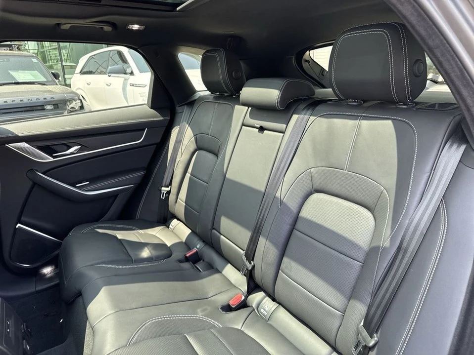 2026 Jaguar F-Pace - Image 17 of 18