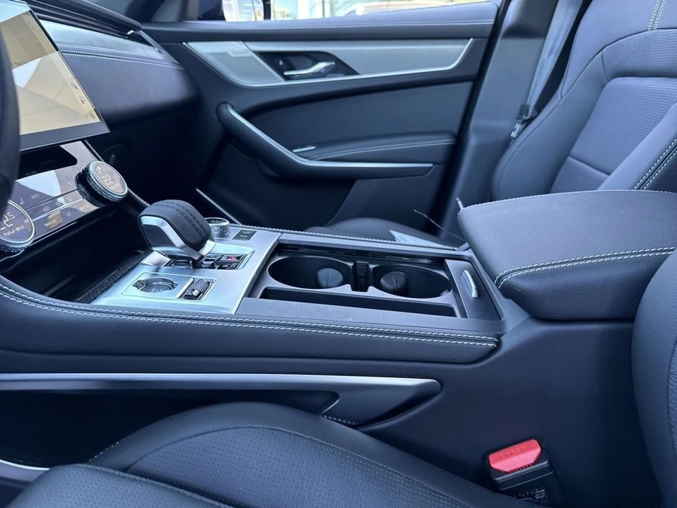 2026 Jaguar F-Pace - Image 15 of 18