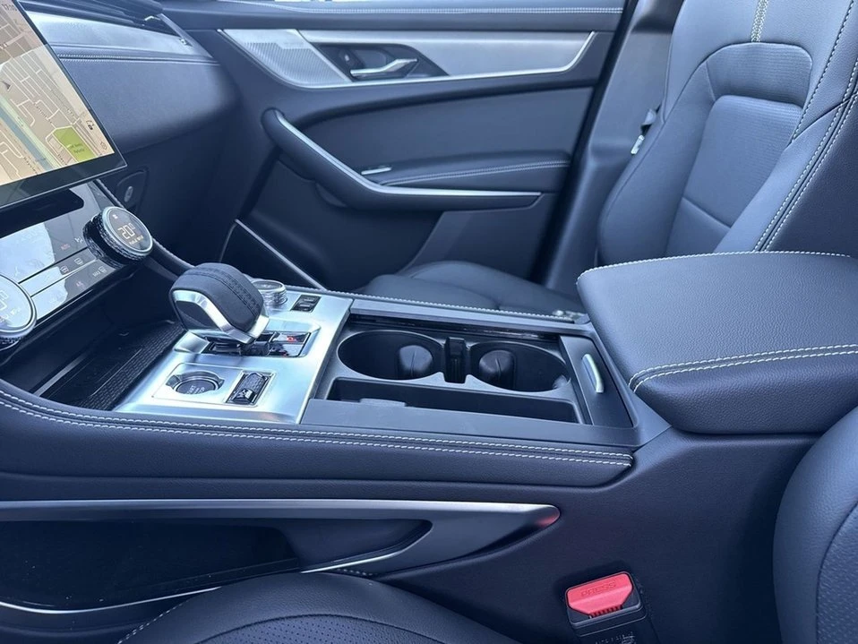 2026 Jaguar F-Pace - Image 15 of 18