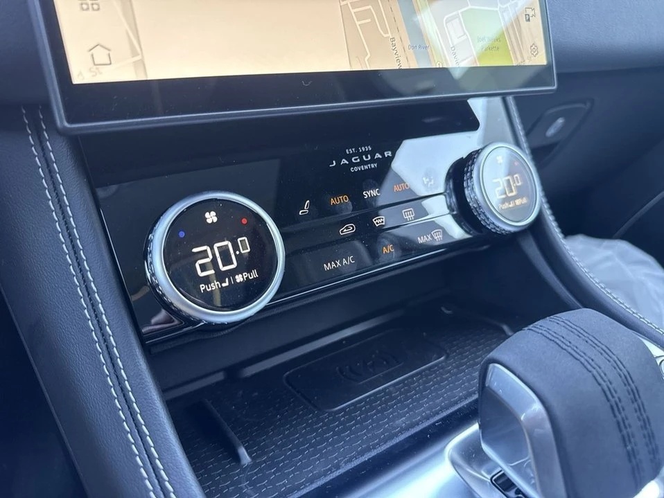 2026 Jaguar F-Pace - Image 13 of 18
