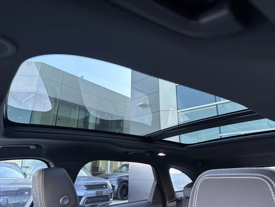 2026 Jaguar F-Pace - Image 16 of 18