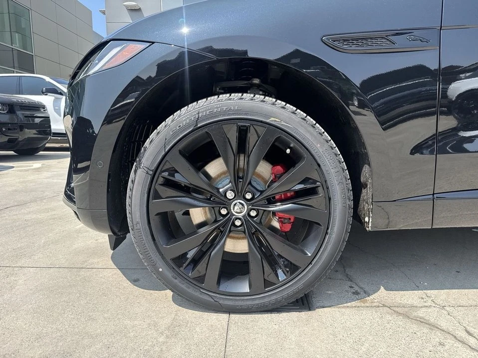 2026 Jaguar F-Pace - Image 4 of 18