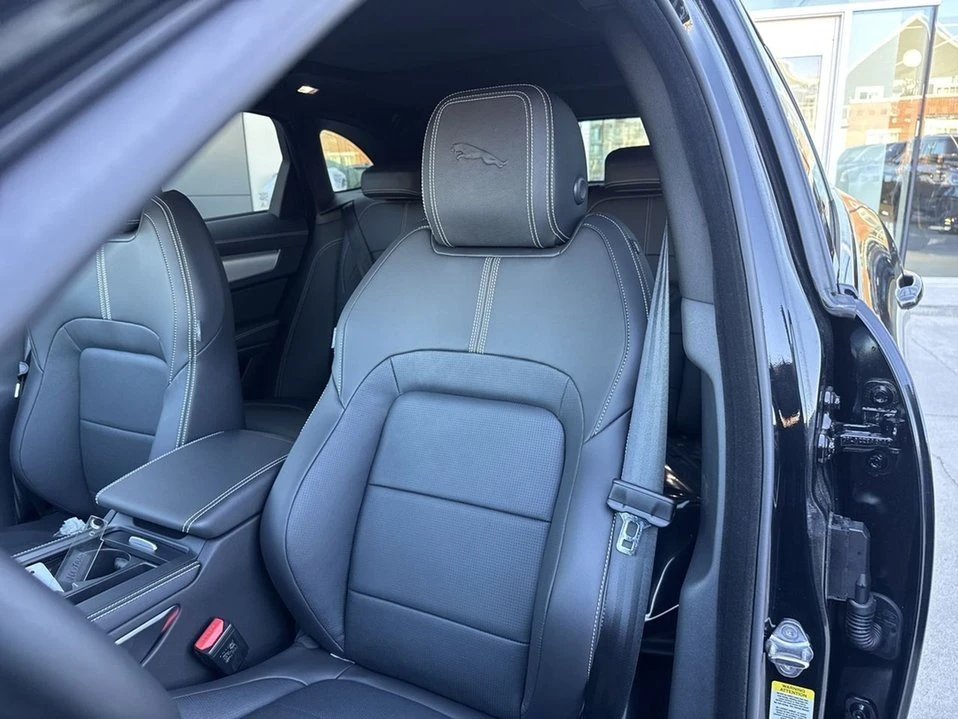 2026 Jaguar F-Pace - Image 5 of 18