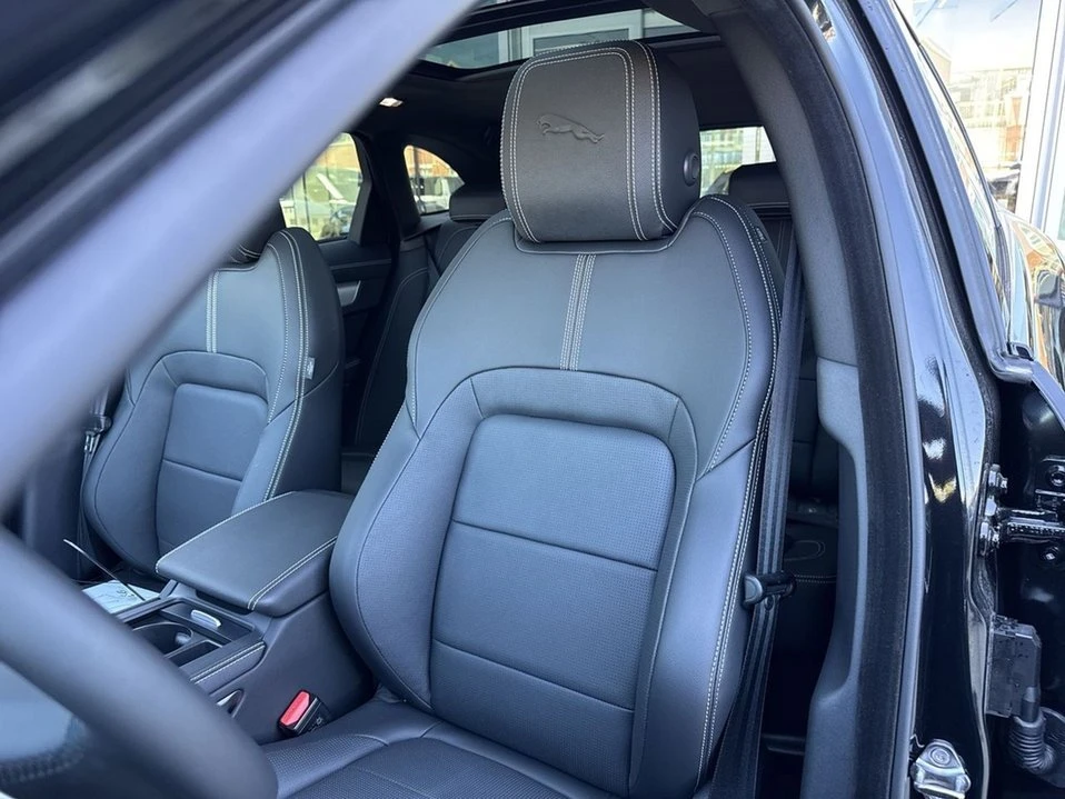 2026 Jaguar F-Pace - Image 5 of 18