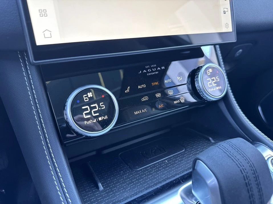 2026 Jaguar F-Pace - Image 13 of 18