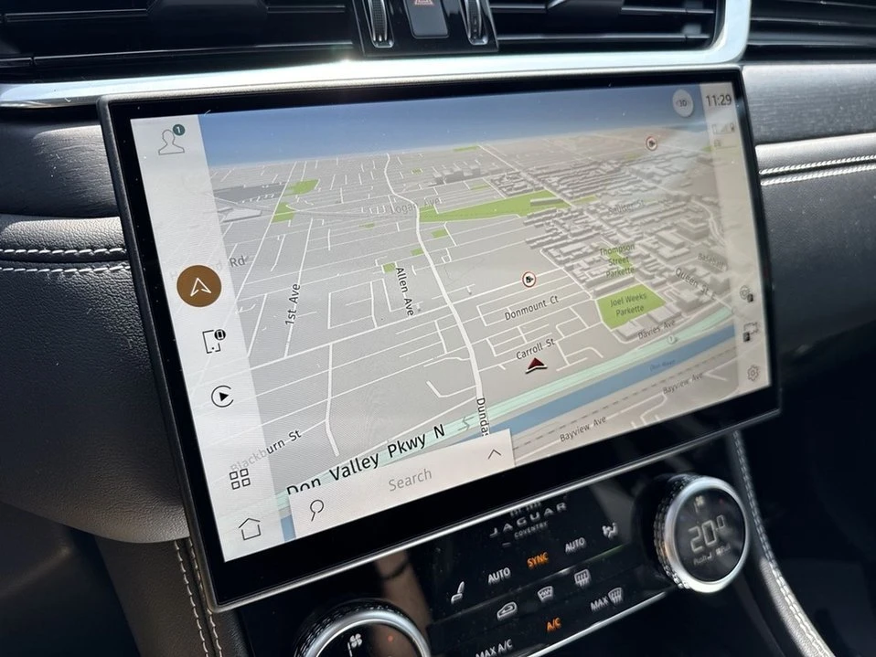2026 Jaguar F-Pace - Image 12 of 18