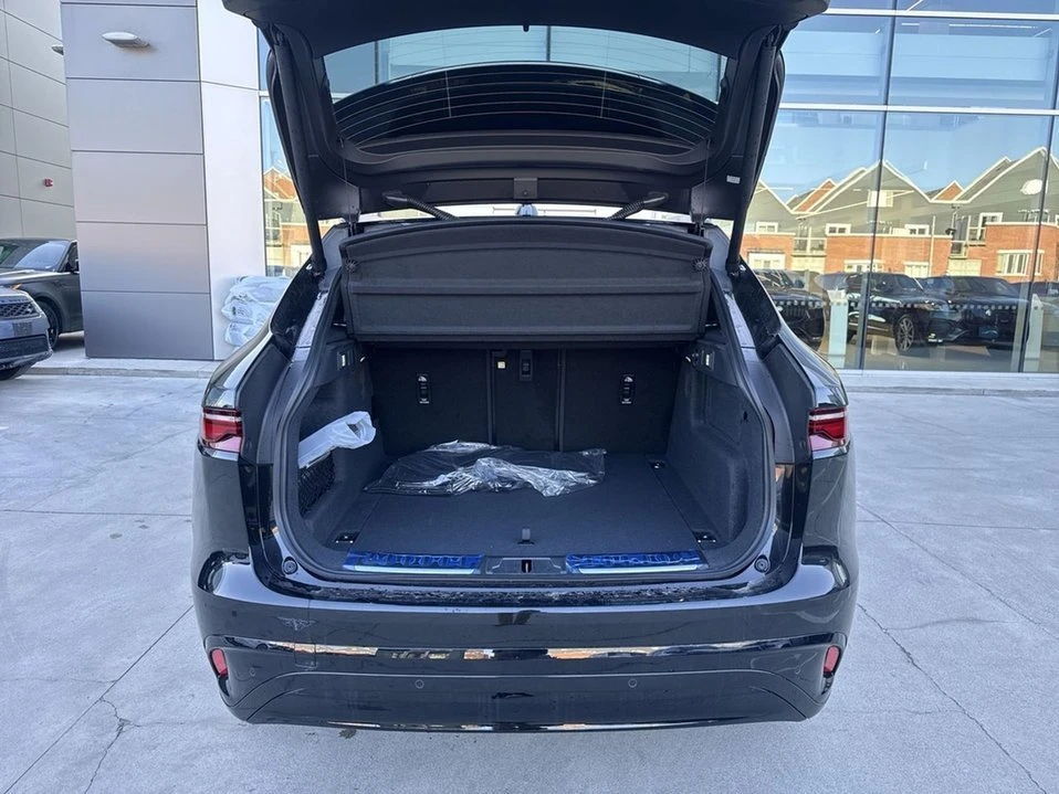 2026 Jaguar F-Pace - Image 18 of 18