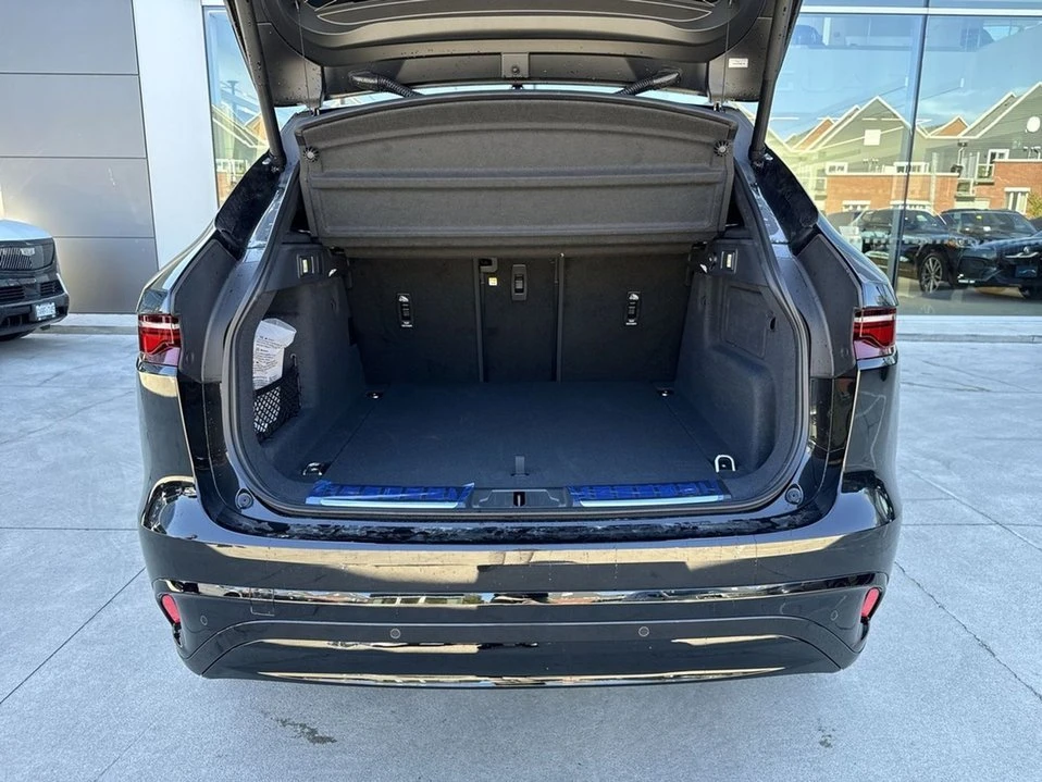 2026 Jaguar F-Pace - Image 18 of 18