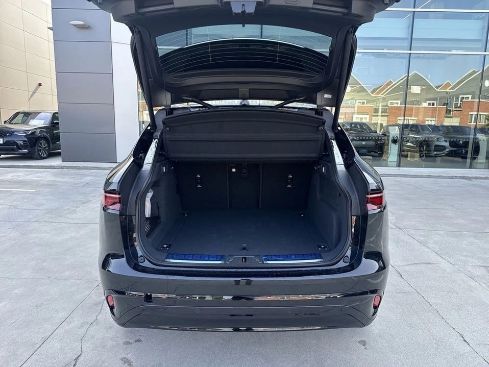 2026 Jaguar F-Pace - Image 18 of 18