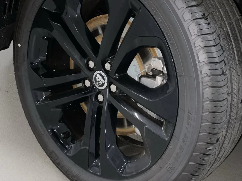 2026 Jaguar F-Pace - Image 18 of 20