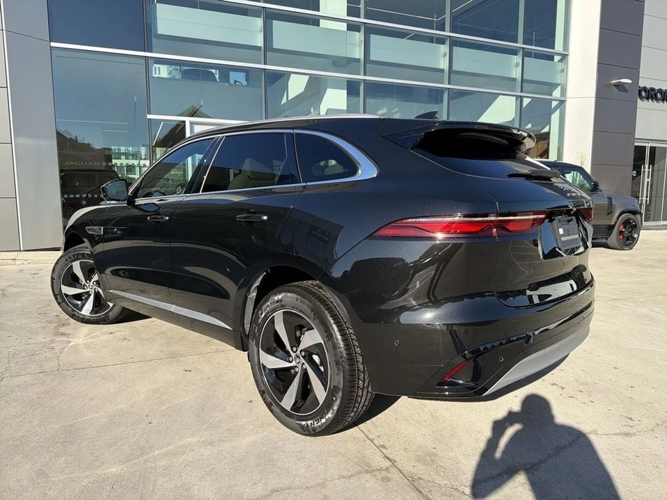 2026 Jaguar F-Pace - Image 3 of 18