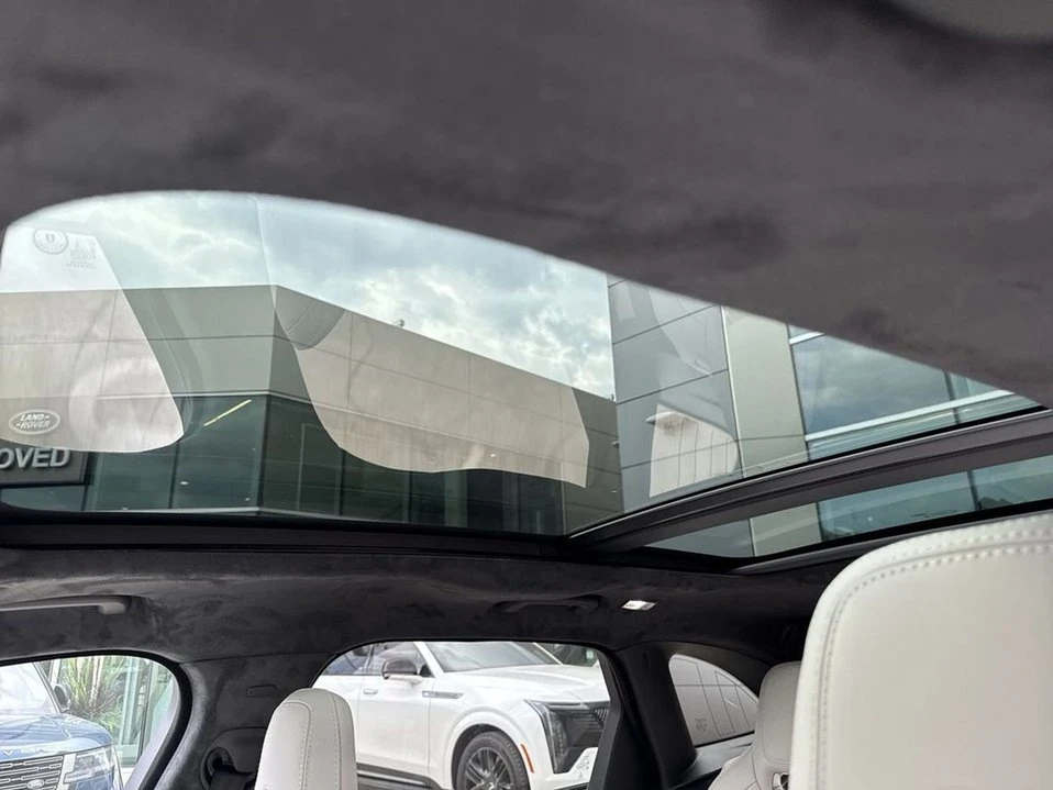 2026 Jaguar F-Pace - Image 16 of 18