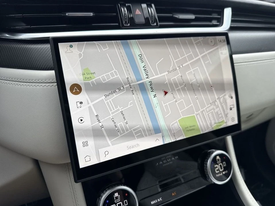 2026 Jaguar F-Pace - Image 12 of 18