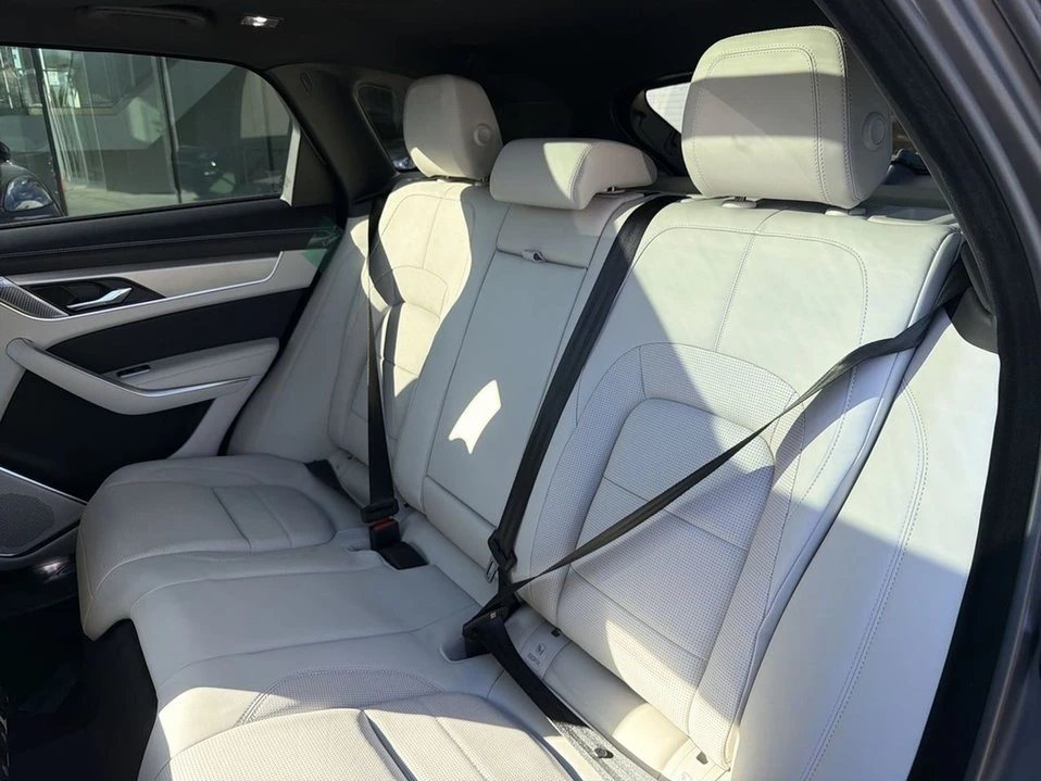 2026 Jaguar F-Pace - Image 17 of 18