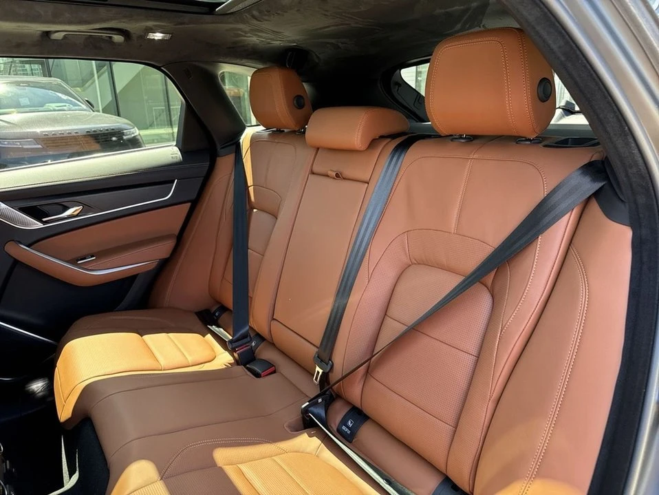 2026 Jaguar F-Pace - Image 17 of 18