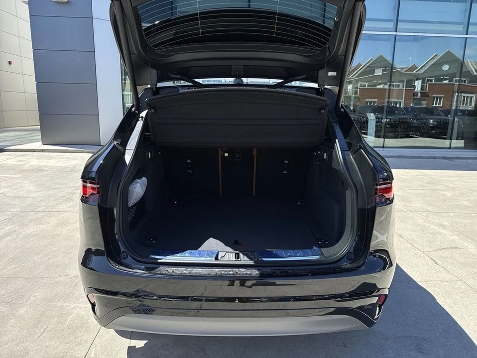 2026 Jaguar F-Pace - Image 18 of 18