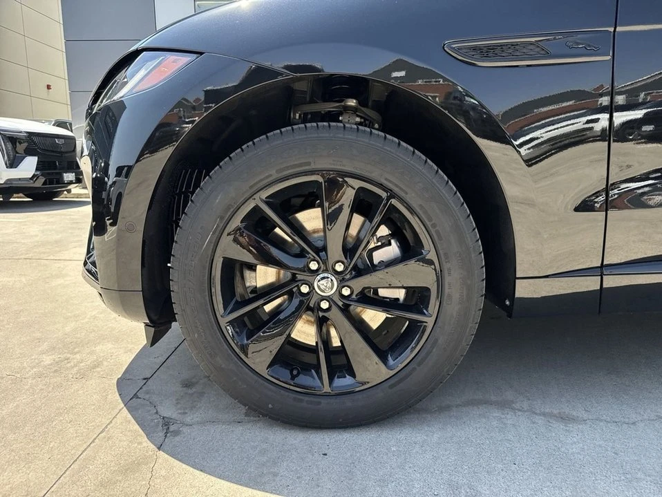 2026 Jaguar F-Pace - Image 4 of 18