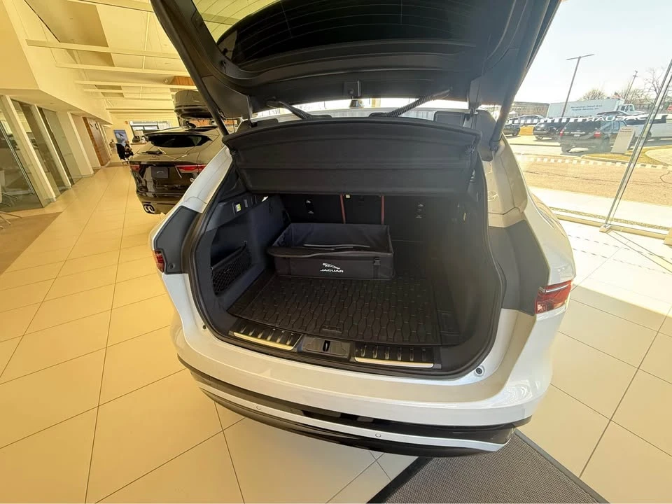 2026 Jaguar F-Pace - Image 5 of 9