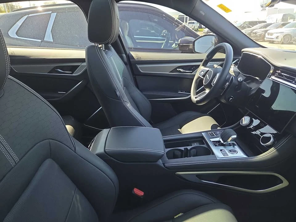 2026 Jaguar F-Pace - Image 7 of 11