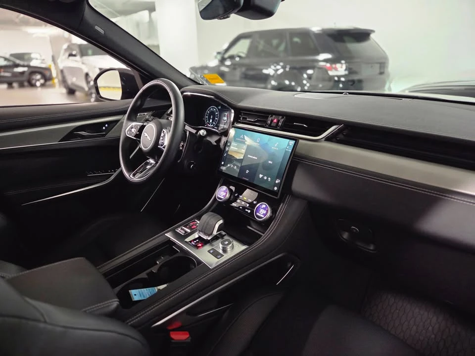 2026 Jaguar F-Pace - Image 17 of 20
